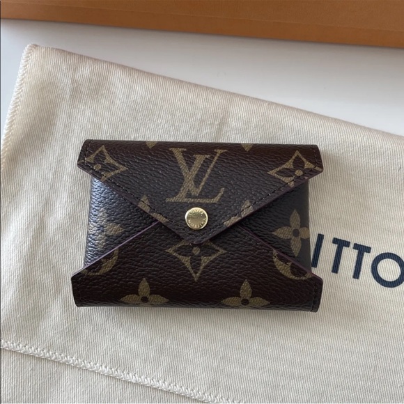 Authentic Louis Vuitton Kirigami Pouch size small with chains & insert - Picture 7 of 7